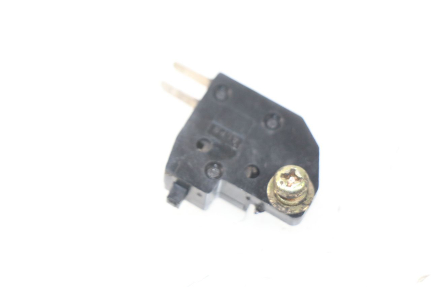 photo de INTERRUPTOR DE LUZ DE FREIO DIREITO TRIUMPH SPRINT ST ABS 1050 (2005 - 2007) - Vista principal