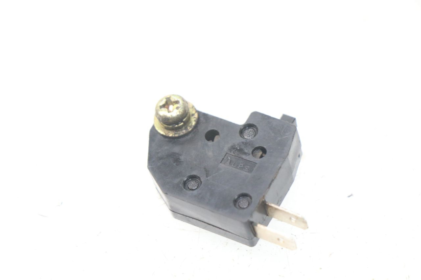 photo de INTERRUPTOR DE LUZ DE FREIO DIREITO TRIUMPH SPRINT ST ABS 1050 (2005 - 2007) - Detalhe da peça