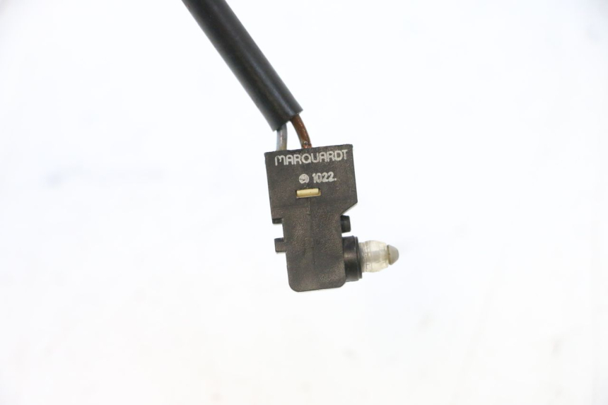 photo de CONTATOR DE LUZ DE FREIO DIREITA DUCATI SS IE DS CARENEE 1000 (2002 - 2006) - Detalhe da peça