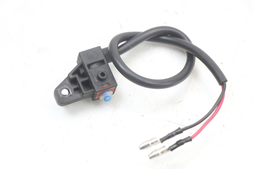 photo de INTERRUPTOR DE LUZ DE FREIO DIREITO VASTRO STREET X 4T 50 (2016 - 2021) - Detalhe da peça