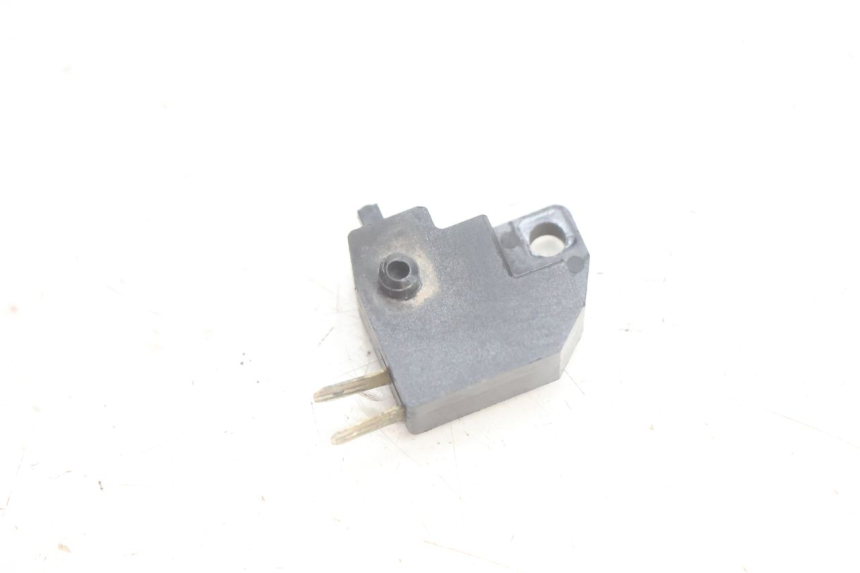photo de CONTATO DE LUZ DE FREIO DIREITA PEUGEOT STREETZONE NAKED 2T 50 (2014 - 2018) - Zoom do estado de desgaste
