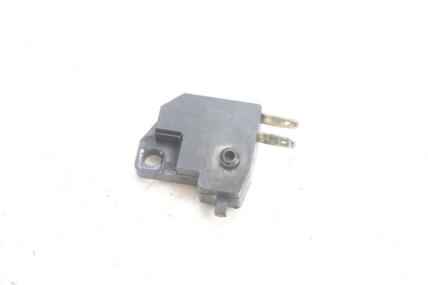 photo de CONTATO DE LUZ DE FREIO DIREITA PEUGEOT STREETZONE NAKED 2T 50 (2014 - 2018) - Outro ângulo de visão