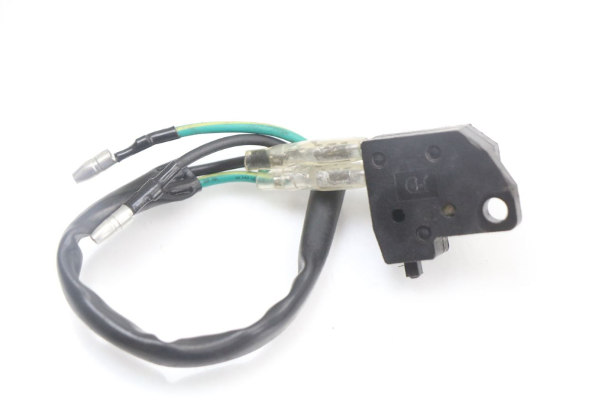 photo de INTERRUPTOR DE LUZ DE FREIO DIREITO KYMCO SUPER 8 4T 50 (2018 - 2020) - Zoom do estado de desgaste