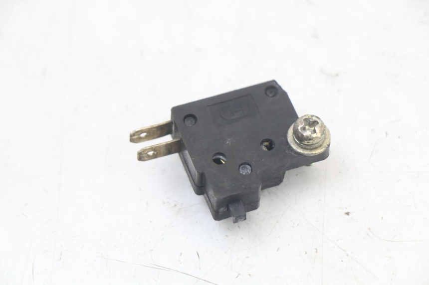 photo de INTERRUPTOR DE LUZ DE FREIO DIREITO KYMCO SUPER 8 125 (2008 - 2015) - Detalhe da peça