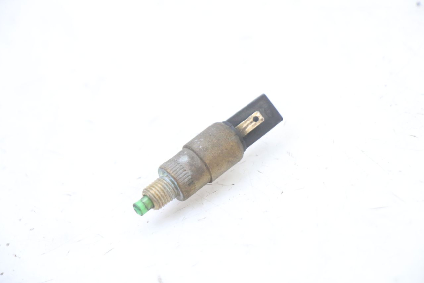 photo de INTERRUPTOR DE LUZ DE FREIO DIREITO PIAGGIO SUPER LX 125 (2000 - 2003) - Vista principal
