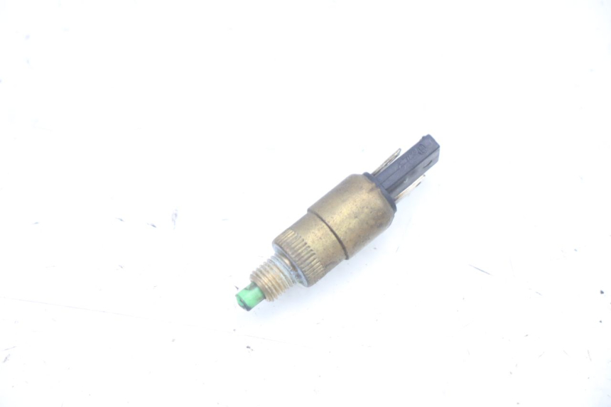 photo de INTERRUPTOR DE LUZ DE FREIO DIREITO PIAGGIO SUPER LX 125 (2000 - 2003) - Detalhe da peça