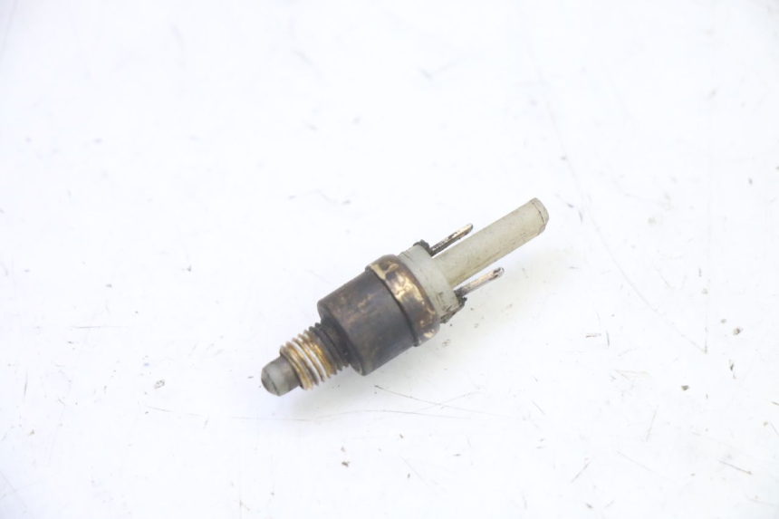 photo de INTERRUPTOR DE LUZ DE FREIO DIREITO KTM SUPERENDURO R 950 (2005 - 2009) - Vista principal