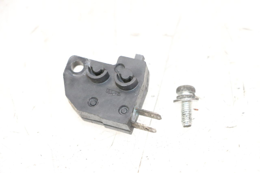 photo de INTERRUPTOR DE LUZ DE FREIO DIREITO SUZUKI BURGMAN 125 (2007 - 2014) - Vista principal