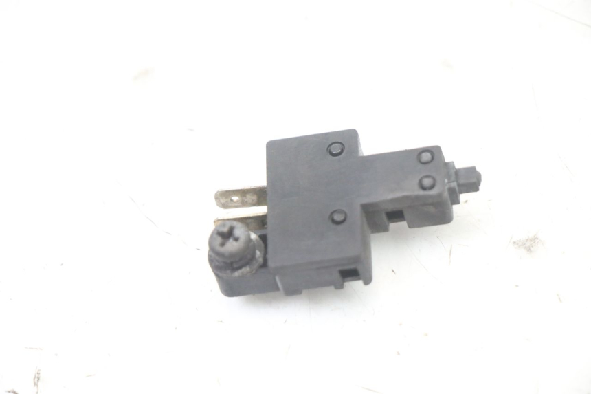 photo de INTERRUPTOR DE LUZ DE FREIO DIREITO SUZUKI GSX F GSXF 650 (2007 - 2015) - Detalhe da peça