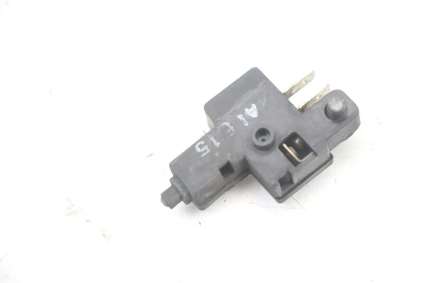 photo de INTERRUPTOR DE LUZ DE FREIO DIREITO SUZUKI GSX F GSXF 650 (2007 - 2015) - Zoom do estado de desgaste