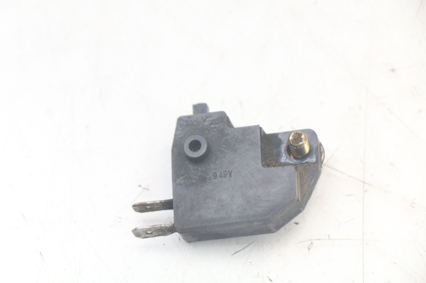 photo de INTERRUPTOR DE LUZ DE FREIO DIREITO SUZUKI SV N 650 (1999 - 2002) - Zoom do estado de desgaste