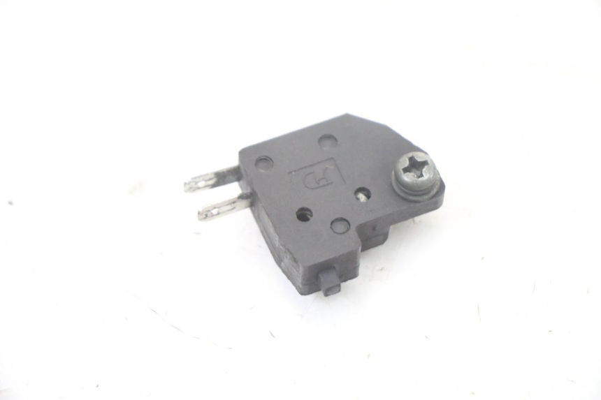 photo de INTERRUPTOR DE LUZ DE FREIO DIREITO SYM JET 14 4T 50 (2018 - 2022) - Detalhe da peça