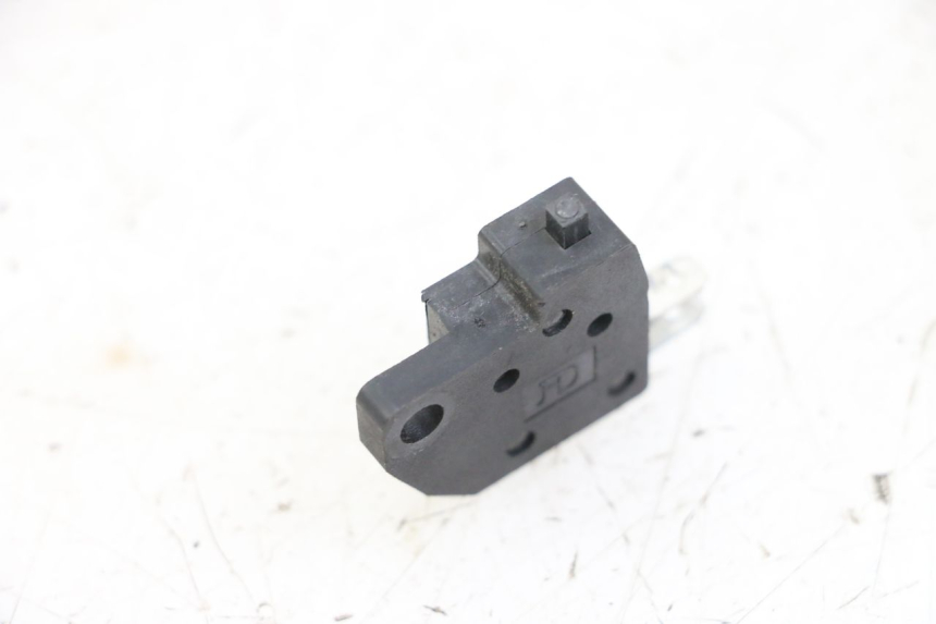 photo de INTERRUPTOR DE LUZ DE FREIO DIREITO SYM ORBIT III 3 4T 50 (2018 - 2021) - Detalhe da peça