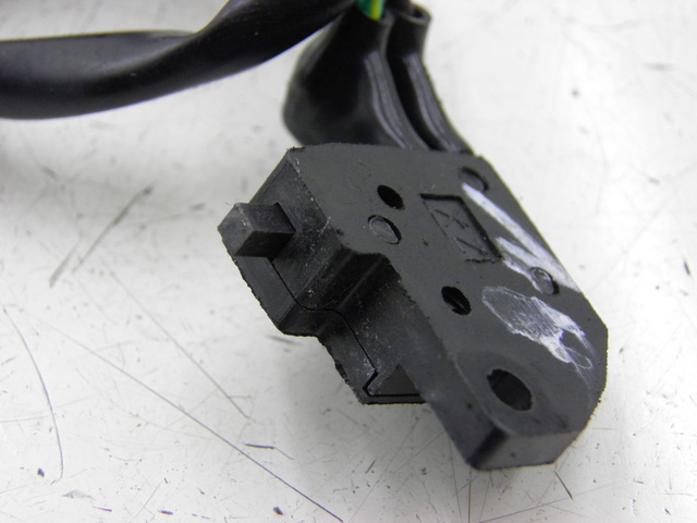 photo de INTERRUPTOR DE LUZ DE FREIO DIREITO SYM SYMPLY 4T 50 (2012 - 2015) - Ampliação técnica