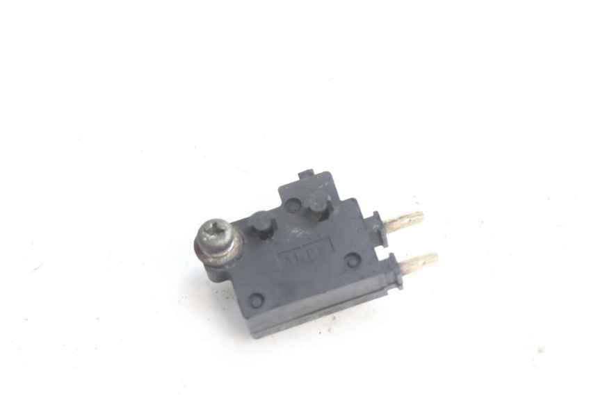 photo de INTERRUPTOR DE LUZ DE FREIO DIREITO YAMAHA TDM ABS 900 (2002 - 2014) - Vista principal