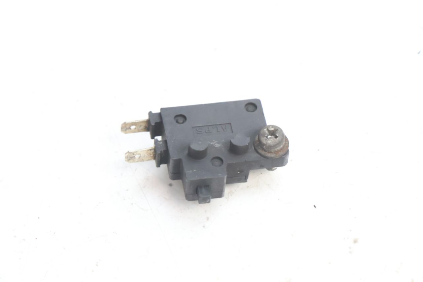 photo de INTERRUPTOR DE LUZ DE FREIO DIREITO YAMAHA TDM ABS 900 (2002 - 2014) - Detalhe da peça
