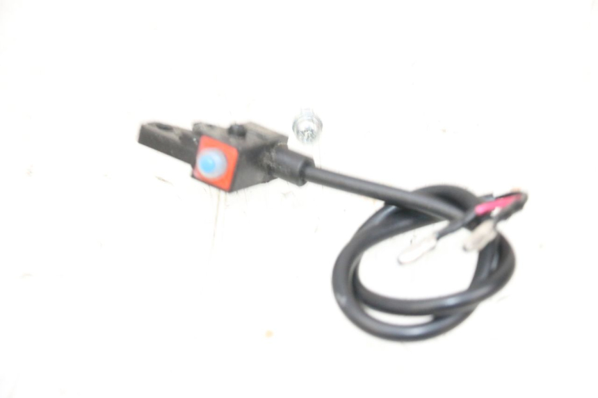 photo de INTERRUPTOR DE LUZ DE FREIO DIREITO NECO TEMPO 4T 50 (2022 - 2026) - Detalhe da peça