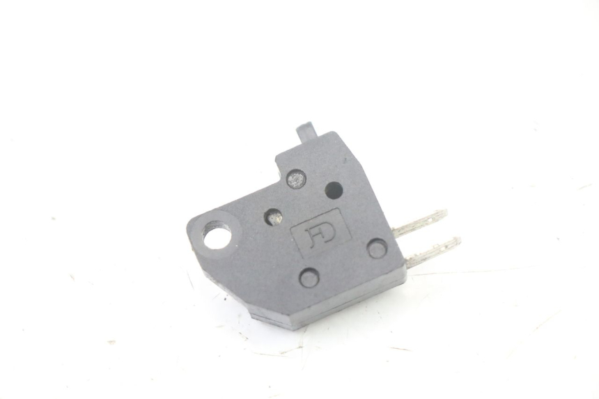 photo de INTERRUPTOR DE LUZ DE FREIO DIREITO TNT MOTOR ROMA 10' 2T 50 (2011 - 2018) - Vista principal