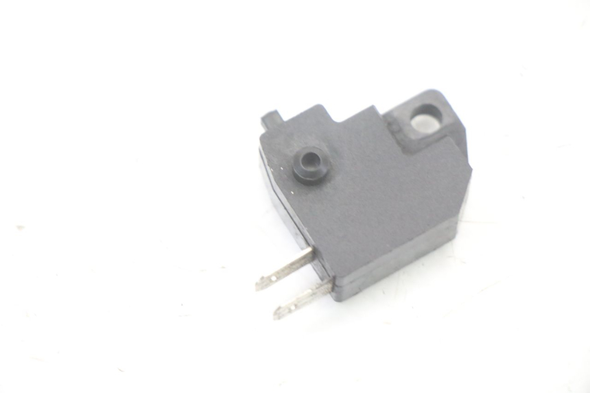 photo de INTERRUPTOR DE LUZ DE FREIO DIREITO TNT MOTOR ROMA 10' 2T 50 (2011 - 2018) - Zoom do estado de desgaste