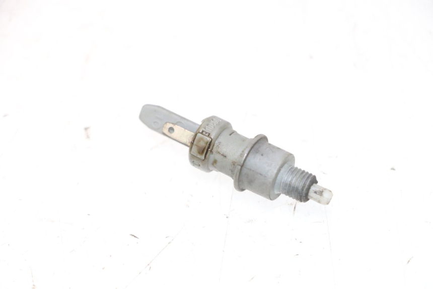 photo de CONTATOR DE LUZ DE FREIO DIREITA PEUGEOT TREKKER 50 (1995 - 2004) - Vista principal