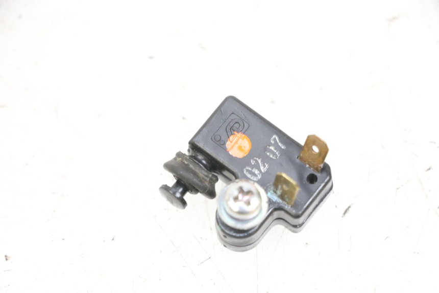 photo de INTERRUPTOR DE LUZ DE FREIO DIREITO YAMAHA TRICITY 300 (2020 - 2024) - Vista principal
