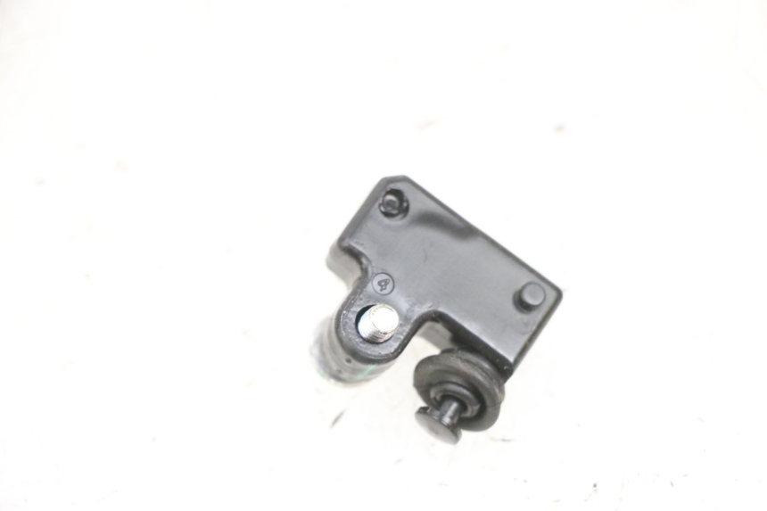 photo de INTERRUPTOR DE LUZ DE FREIO DIREITO YAMAHA TRICITY 300 (2020 - 2024) - Detalhe da peça