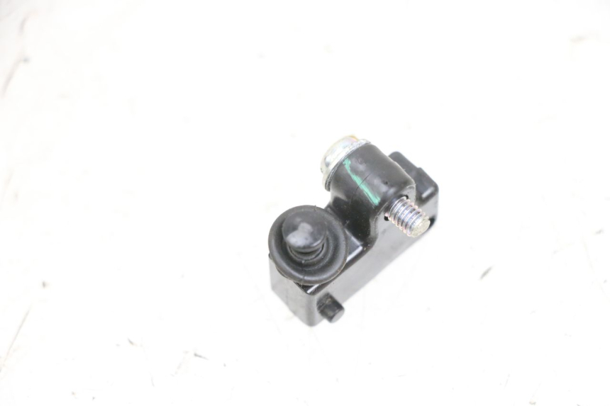 photo de INTERRUPTOR DE LUZ DE FREIO DIREITO YAMAHA TRICITY 300 (2020 - 2024) - Zoom do estado de desgaste
