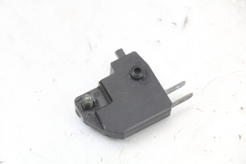 photo de INTERRUPTOR DE LUZ DE FREIO DIREITO HONDA TRX 300 (1988 - 2000) - Zoom do estado de desgaste