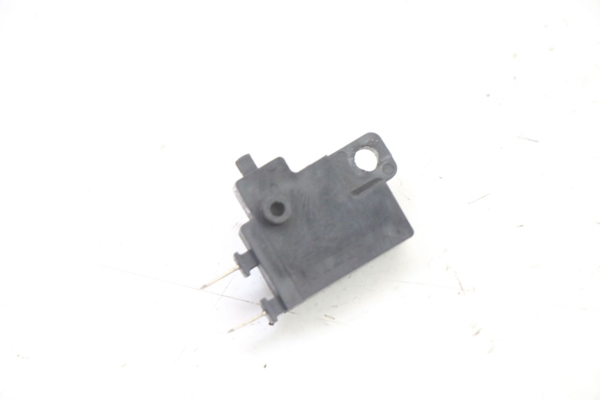 photo de INTERRUPTOR DE LUZ DE FREIO DIREITO PEUGEOT TWEET 4T 50 (2014 - 2019) - Zoom do estado de desgaste
