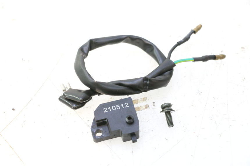photo de INTERRUPTOR DE LUZ DE FREIO DIREITO PEUGEOT TWEET 4T 50 (2018 - 2022) - Detalhe da peça