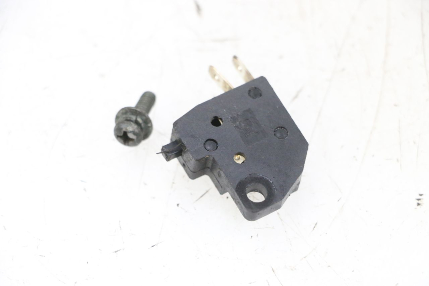 photo de INTERRUPTOR DE LUZ DE FREIO DIREITO PEUGEOT TWEET PRO EFI 4T 50 (2021 - 2022) - Vista principal