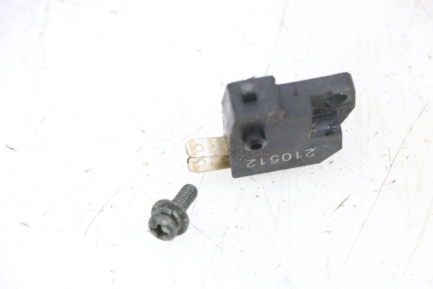 photo de INTERRUPTOR DE LUZ DE FREIO DIREITO PEUGEOT TWEET PRO EFI 4T 50 (2021 - 2022) - Detalhe da peça