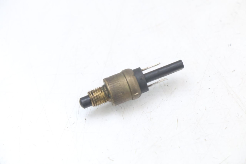 photo de INTERRUPTOR DE LUZ DE FREIO DIREITO PIAGGIO TYPHOON 80 (1994 - 1997) - Vista principal