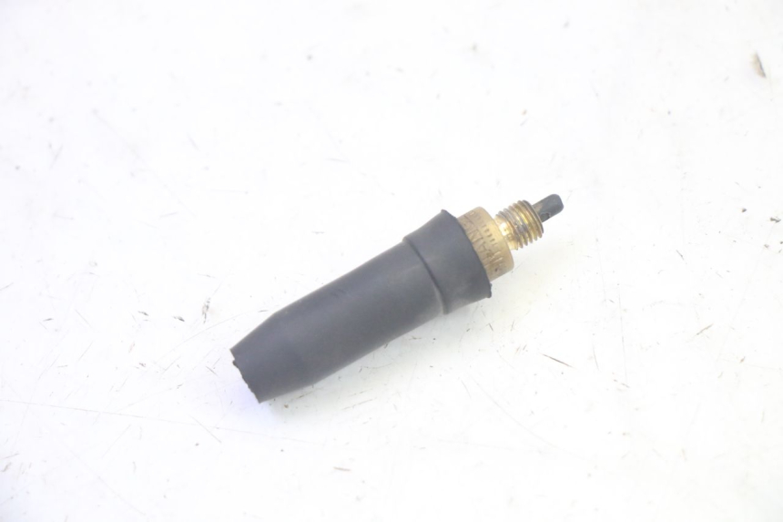 photo de INTERRUPTOR DE LUZ DE FREIO DIREITO YAMAHA TZR 50 (2008 - 2016) - Detalhe da peça