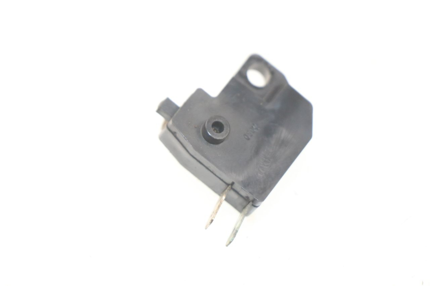 photo de INTERRUPTOR DE LUZ DE FREIO DIREITO SUZUKI UC EPICURO 125 (1999 - 2003) - Detalhe da peça