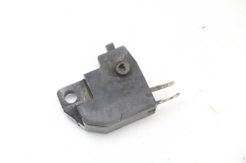 photo de INTERRUPTOR DE LUZ DE FREIO DIREITO SUZUKI UH BURGMAN 125 (2002 - 2006) - Vista principal