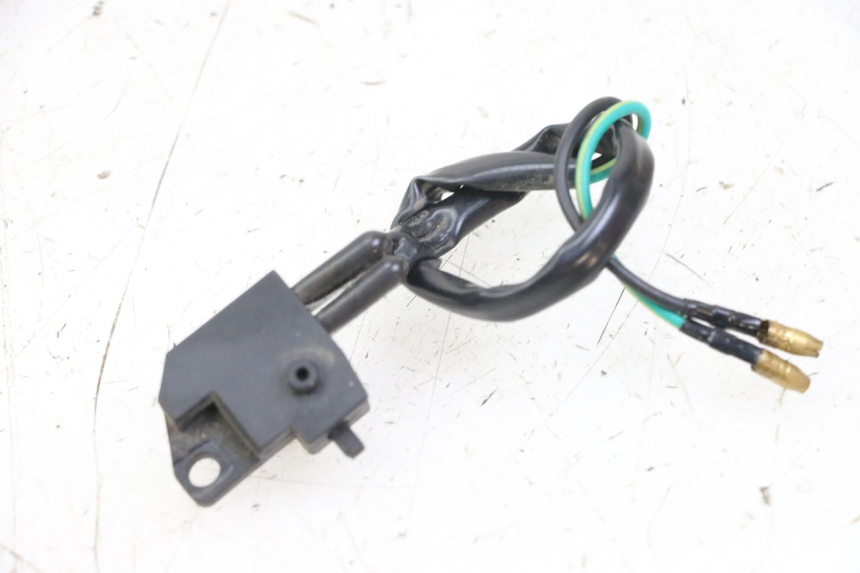 photo de INTERRUPTOR DE LUZ DE FREIO DIREITO UNIVERSAL BIKE ZN50QT-11B 50 (2018 - 2021) - Detalhe da peça