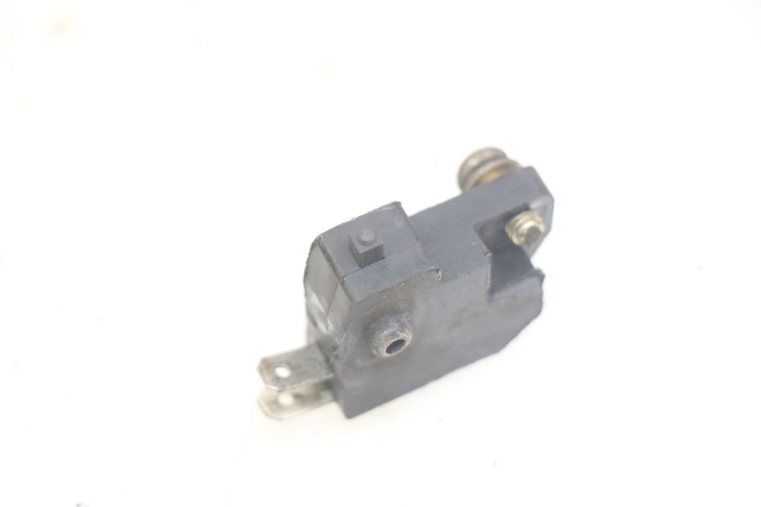photo de INTERRUPTOR DE LUZ DE FREIO DIREITO MOTRAC URBAN 4T 50 (2016 - 2024) - Detalhe da peça