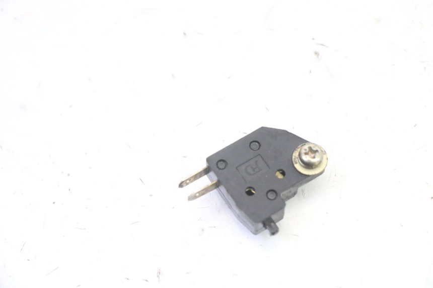 photo de INTERRUPTOR DE LUZ DE FREIO DIREITO PEUGEOT V-CLIC VCLIC 50 (2007 - 2013) - Detalhe da peça