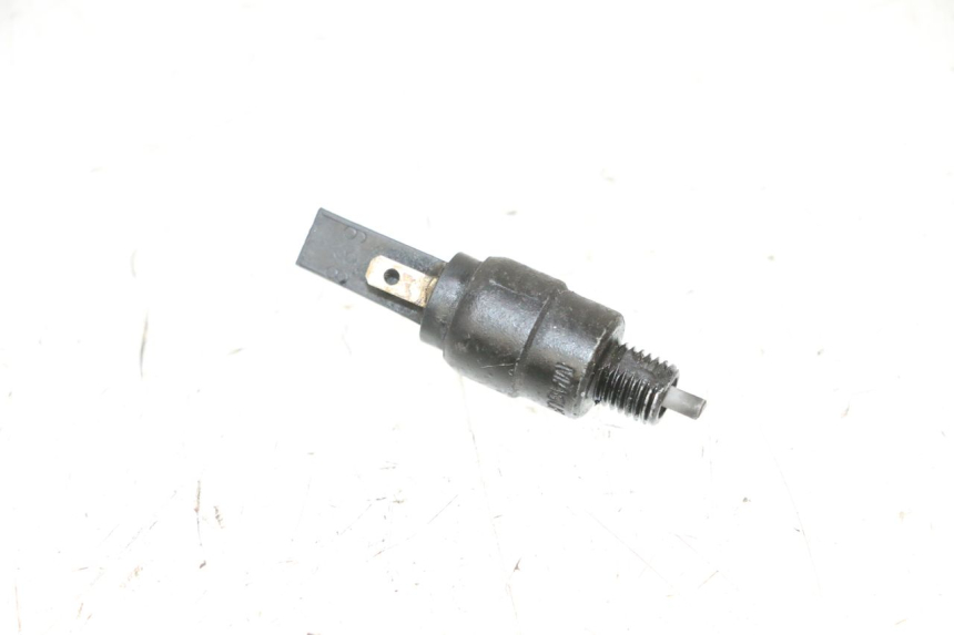 photo de INTERRUPTOR DE LUZ DE FREIO DIREITO PIAGGIO VESPA GTS SUPER IE 125 (2009 - 2016) - Vista principal