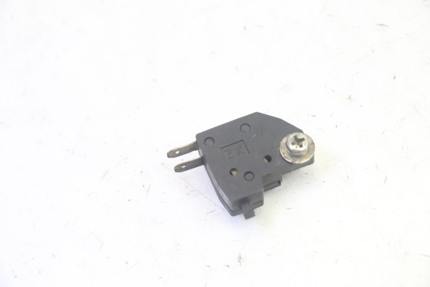 photo de INTERRUPTOR DE LUZ DE FREIO DIREITO DAELIM VJ ROADWIN FI 125 (2008 - 2017) - Detalhe da peça