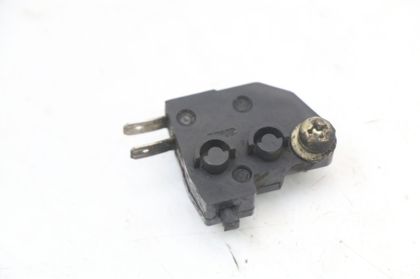 photo de INTERRUPTOR DE LUZ DE FREIO DIREITO SUZUKI VL INTRUDER 125 (2004 - 2007) - Detalhe da peça