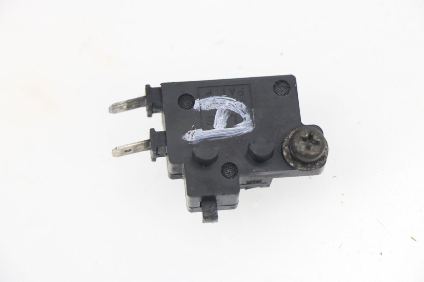 photo de INTERRUPTOR DE LUZ DE FREIO DIREITO HONDA VTR F FIRESTORM 1000 (1997 - 2001) - Vista principal