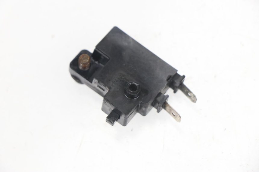 photo de INTERRUPTOR DE LUZ DE FREIO DIREITO HONDA VTR F FIRESTORM 1000 (1997 - 2001) - Detalhe da peça
