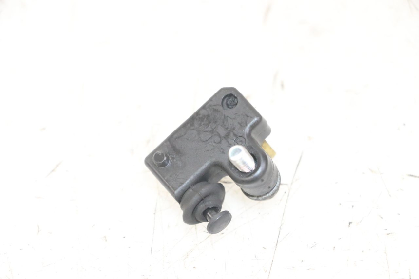 photo de INTERRUPTOR DE LUZ DE FREIO DIREITO YAMAHA X-MAX XMAX 125 (2010 - 2013) - Detalhe da peça