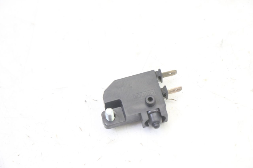 photo de INTERRUPTOR DE LUZ DE FREIO DIREITO YAMAHA XMAX X-MAX 125 (2021 - 2025) - Outro ângulo de visão