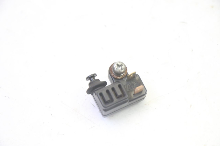 photo de INTERRUPTOR DE LUZ DE FREIO DIREITO YAMAHA X-MAX XMAX 125 (2010 - 2013) - Vista principal