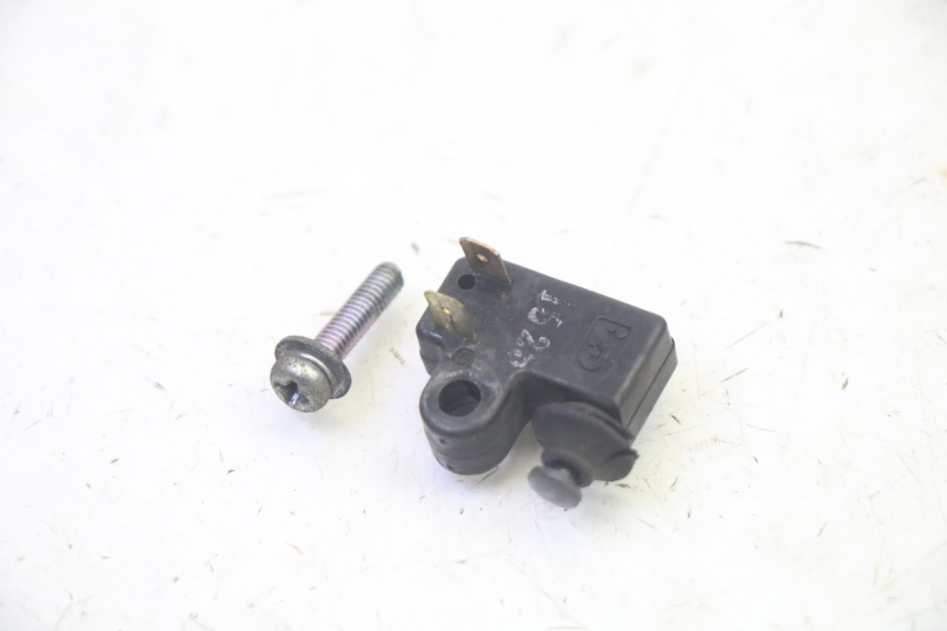 photo de INTERRUPTOR DE LUZ DE FREIO DIREITO YAMAHA X-MAX XMAX 125 (2010 - 2013) - Detalhe da peça