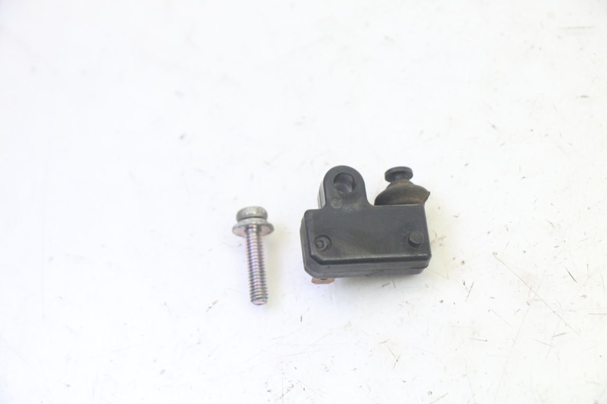 photo de INTERRUPTOR DE LUZ DE FREIO DIREITO YAMAHA X-MAX XMAX 250 (2006 - 2009) - Zoom do estado de desgaste