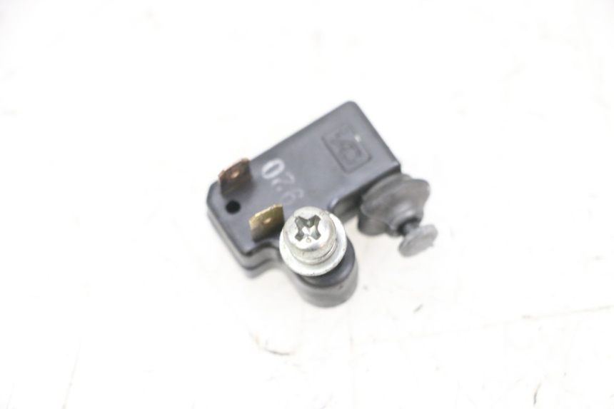 photo de INTERRUPTOR DE LUZ DE FREIO DIREITO YAMAHA XMAX X-MAX 125 (2006 - 2009) - Vista principal